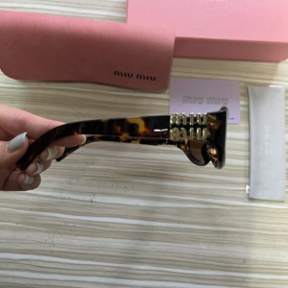 Miu Miu brown sunglasses - Picture 5 of 8